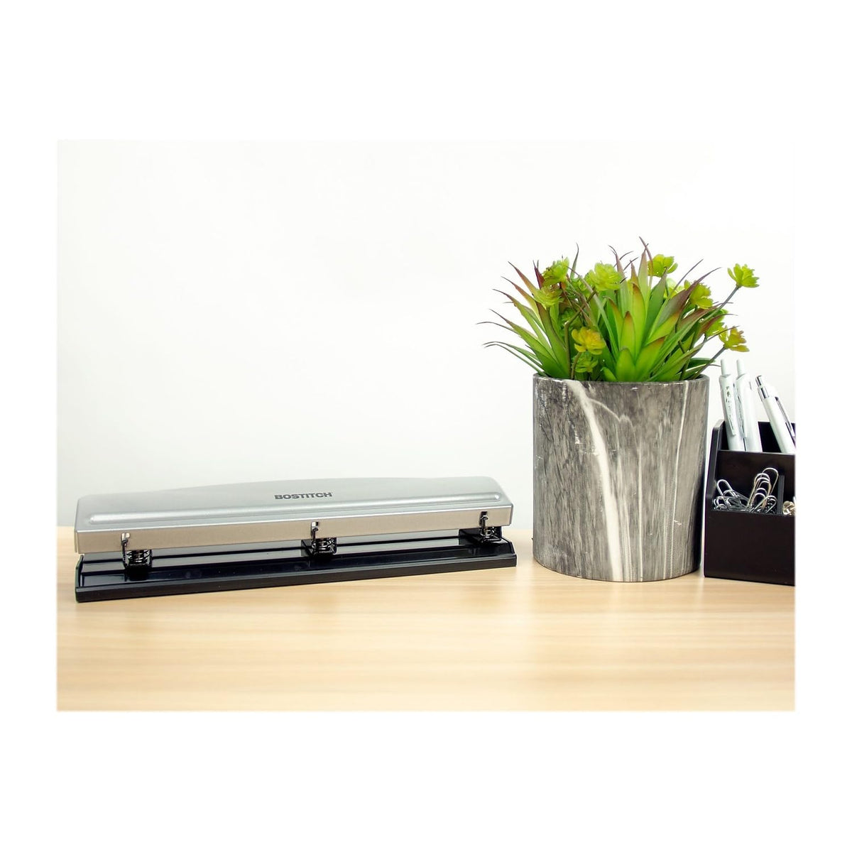 Bostitch Hole Punch HP12, 12 Sheet Silver – view 4