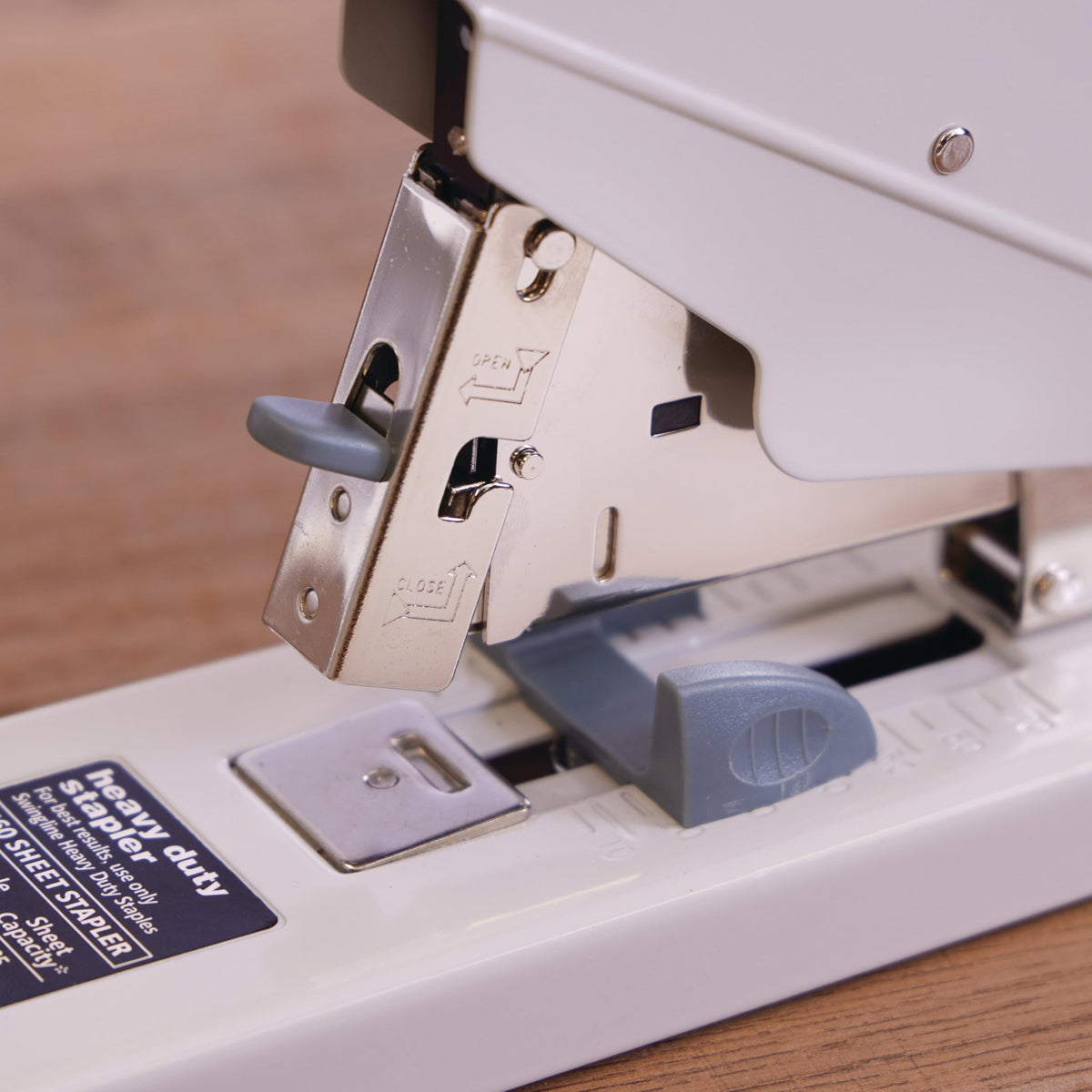 Swingline Stapler S7039002R, Heavy-Duty – view 6