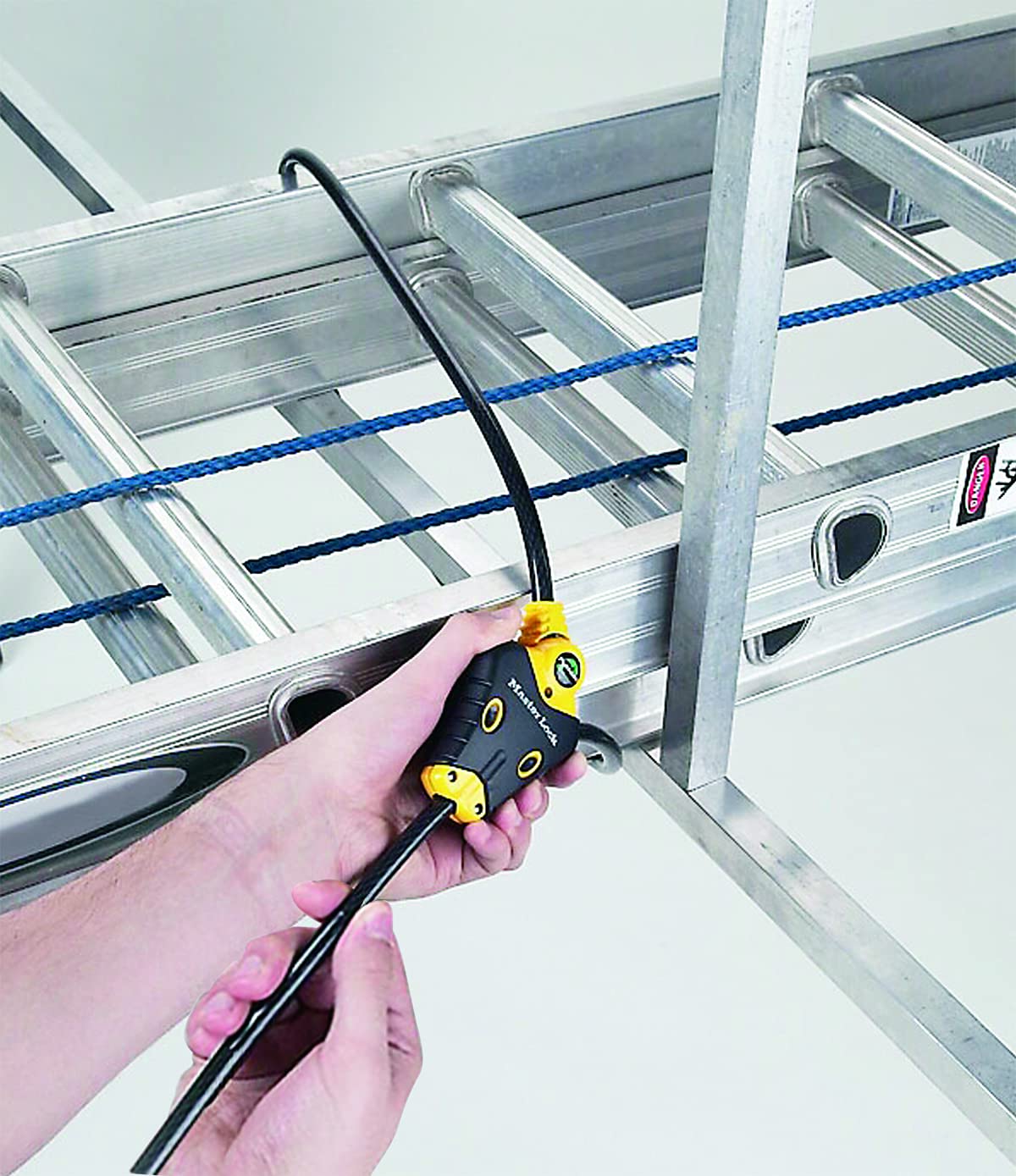 Master Lock 8413DPF, 6' x 3/8" diameter – view 3