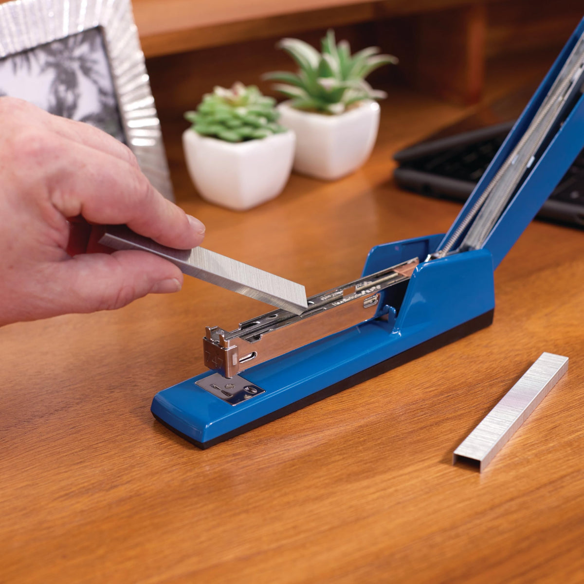 Swingline Stapler 74724, 1 Count, 2020 Count – view 4