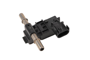 GM GENUINE PARTS Electronic Sensor 13507129, 3.2 in (W) x 3.8 in (L) x 1.2 in (H)