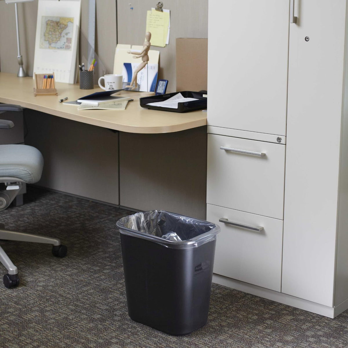 Rubbermaid Commercial Products Trash Can FG295500BLA, Medium – view 4