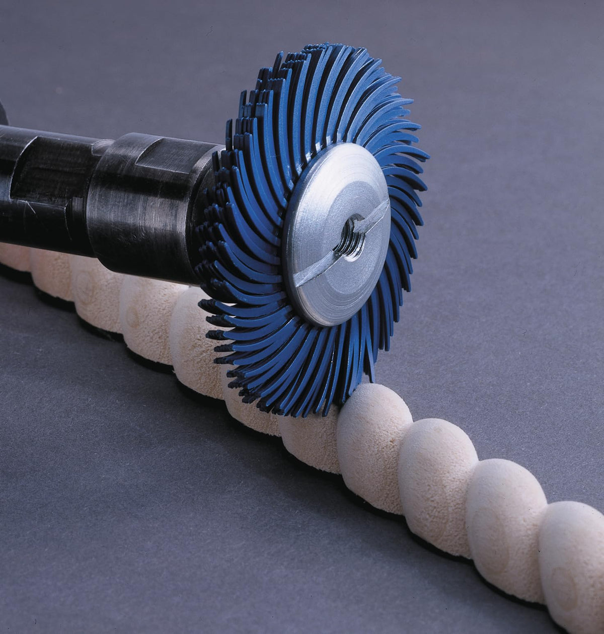 Scotch-Brite Abrasive Brush 6150015146, 6 in x 1/2 in x 1 in – view 3