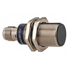 Telemecanique Sensors Control Component XS518B1PAM12 - product photo 1